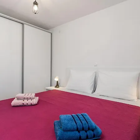 Stunning In With House Sea View *